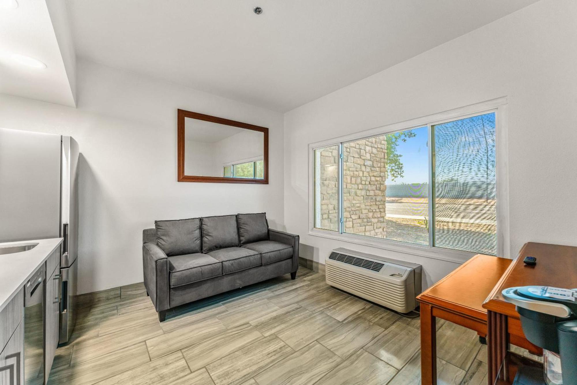 Tempe Corner Apartment Studio King Bed Exterior photo