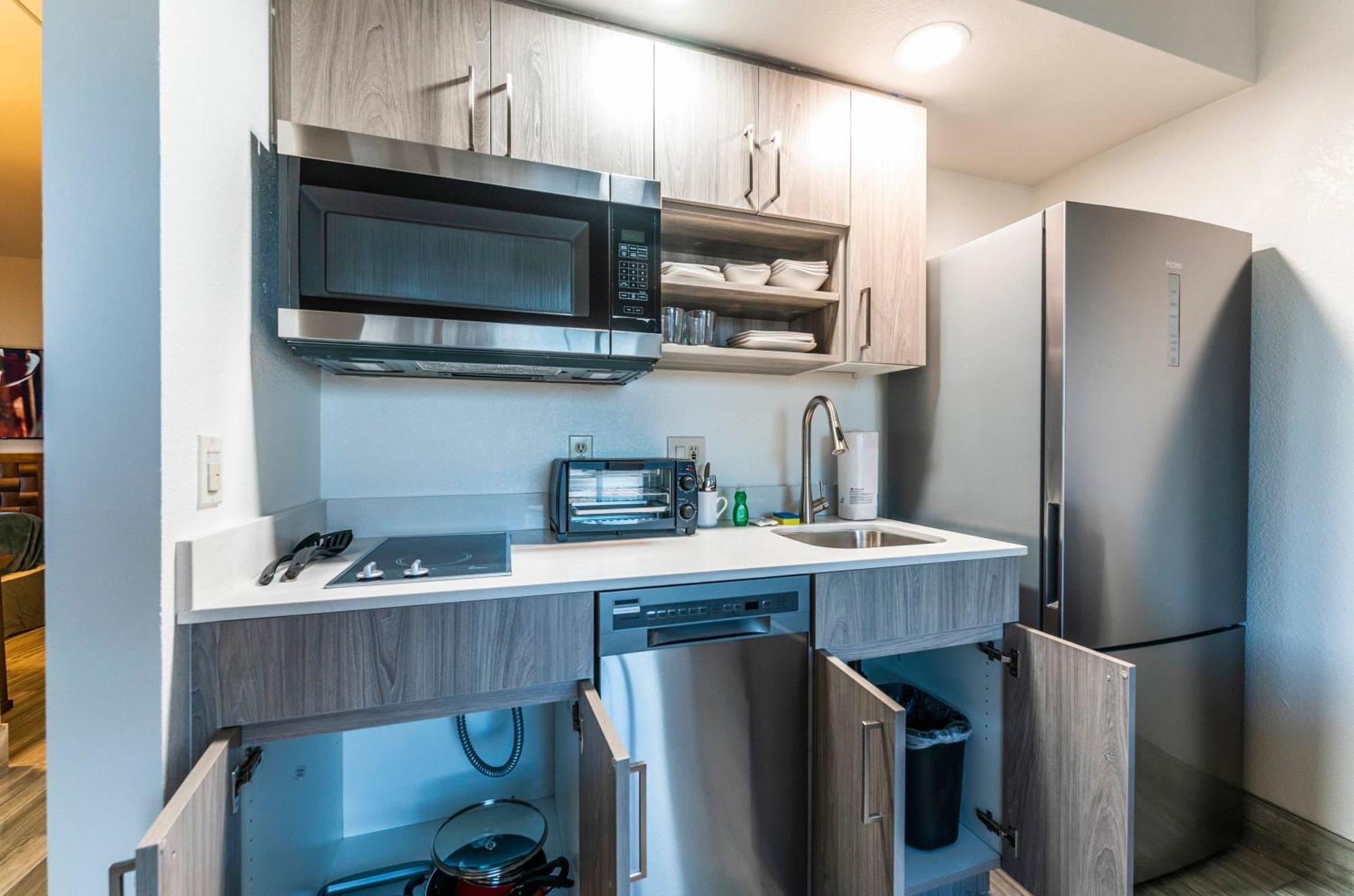Tempe Corner Apartment Studio King Bed Exterior photo